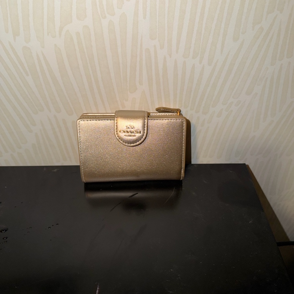 Coach light champagne Medium corner zip wallet